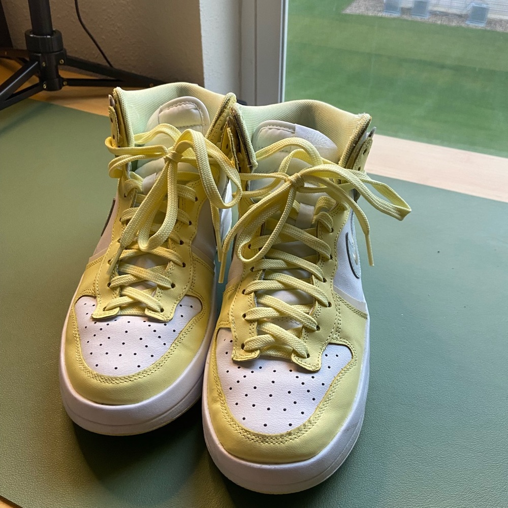 Lemon yellow-coconut milk white Nike dunk high up